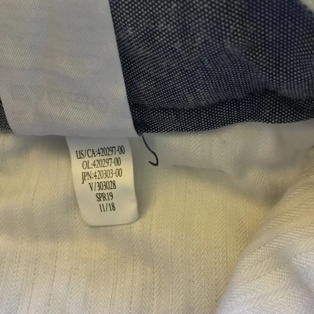 Banana Republic Light Gray Seersucker Aiden Shorts